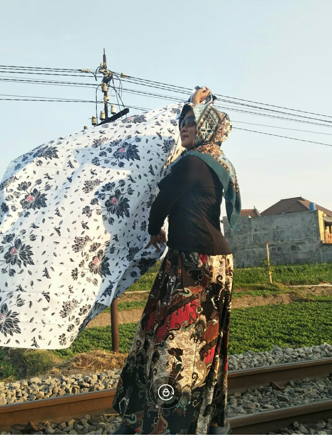 Batik tulis motif bunga teratai