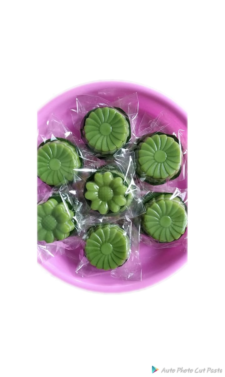 LAPIS PANDAN SUJI