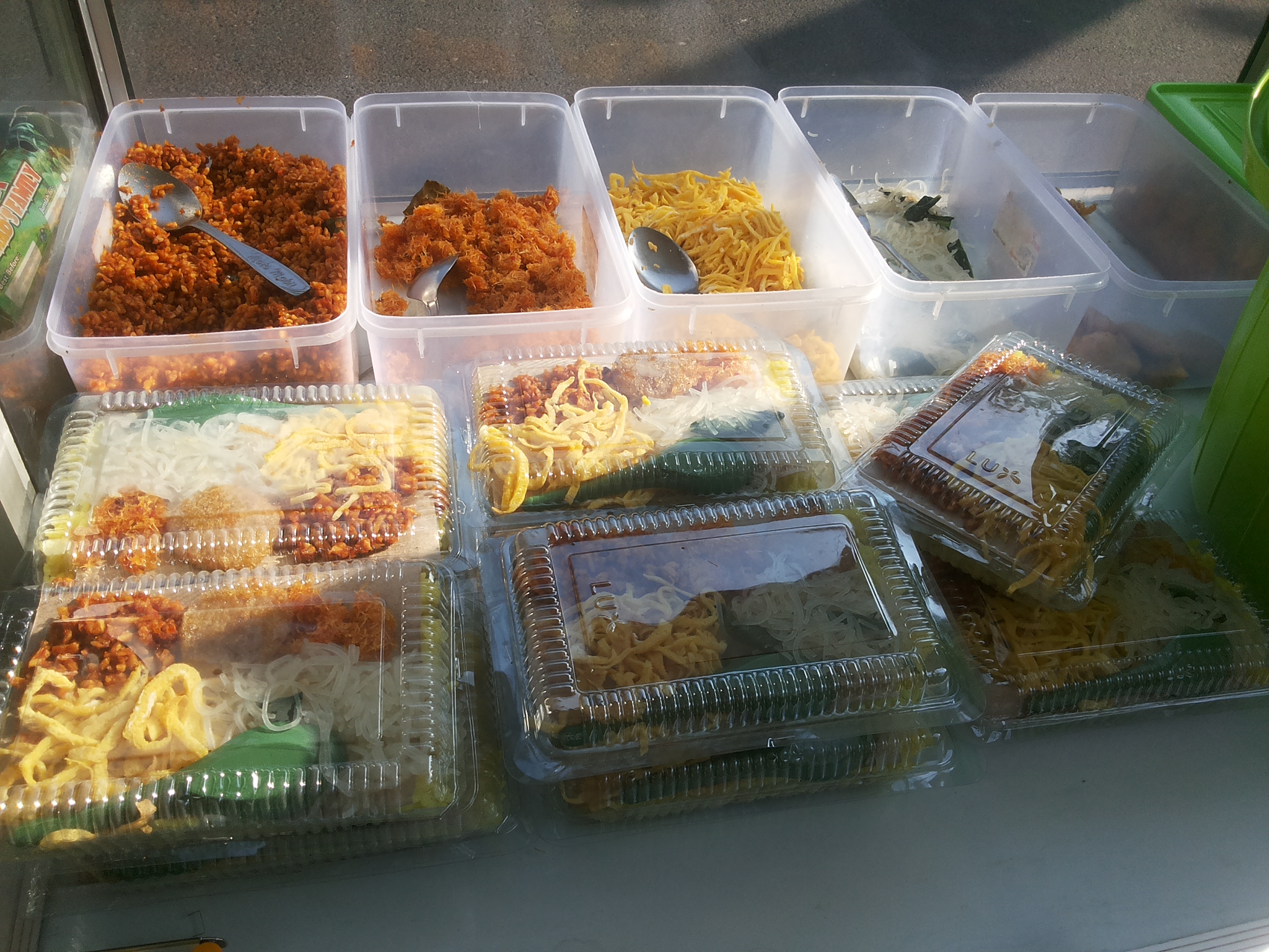 Nasi Kuning " Bu Lilik Broto " Siap  Bekali Sekolah Anak - anak Anda !